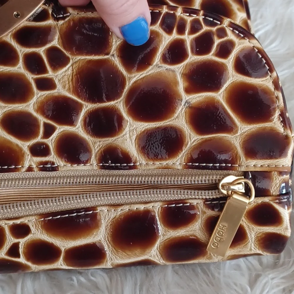 Hobo Medium Size Clutch - Picture 8 of 14